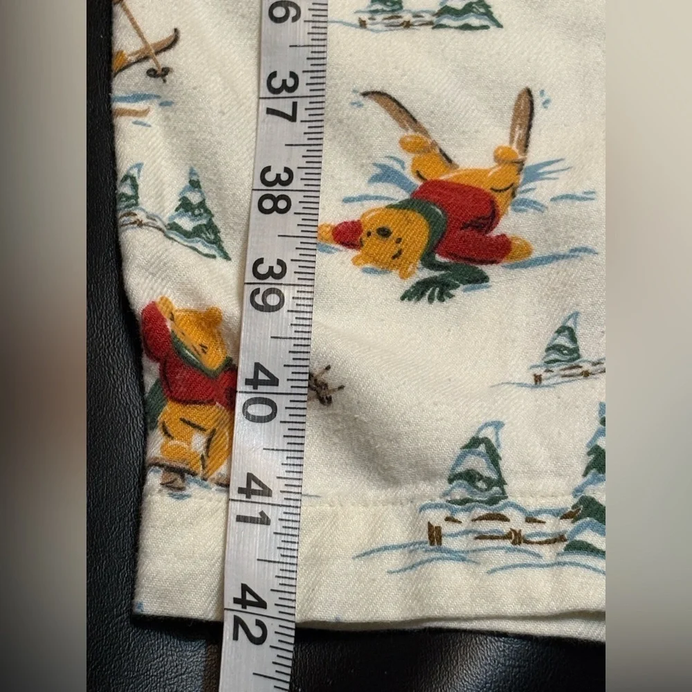 Winnie the Pooh size extra large pajama pants with a cute winter scene. - Picture 15 of 15